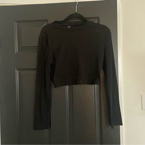 black ribbed cropped long sleeve shirt